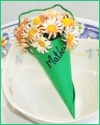 'Daisy-filled Cones' Place Cards