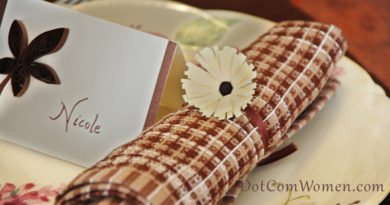 DIY Fringed Paper Flower Napkin Rings: Fall/Thanksgiving Craft