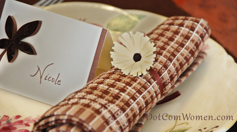 DIY Fringed Paper Flower Napkin Rings: Fall/Thanksgiving Craft