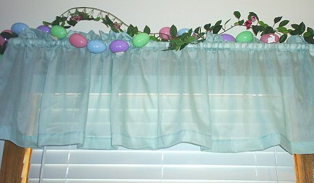 Easter Egg Valance - Easter Decorating Project