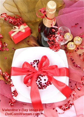 Gift Wrap themed ROmantic Dinner Place Setting