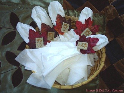 DIY Craft: Leaf Napkin Rings for Thanksgiving