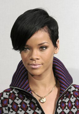 Rihanna Short Hairstyle Photo