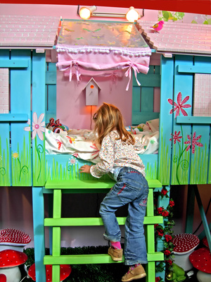 girls treehouse bed