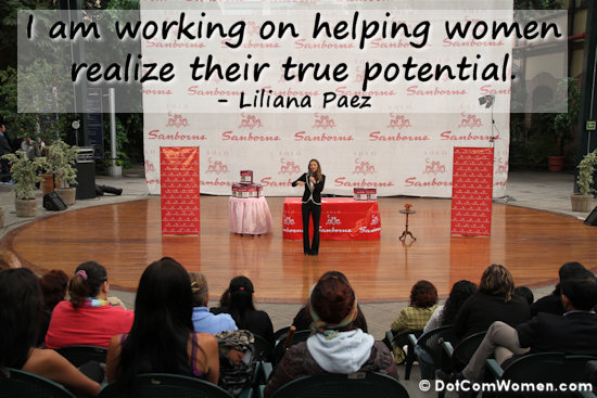 Liliana motivating women at a Seminar in Mexico