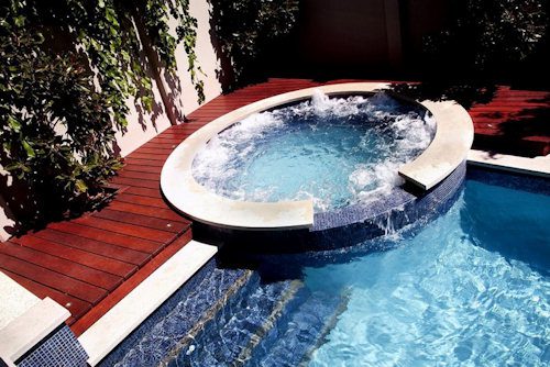 Deck with Round Pool