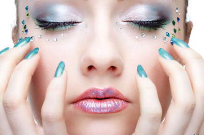 Celebrity Makeup Tips - Shimmery Gloss