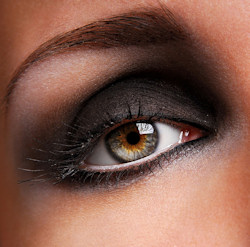 Celebrity Makeup Tips - Smoky Eyes