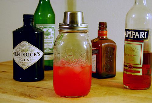 mason jar cocktail shaker