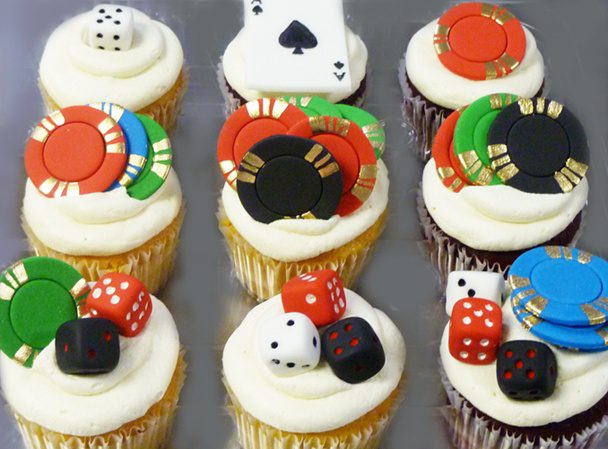 casino party cupcakes