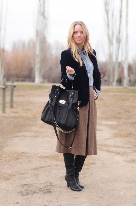 Midi Skirt, Blazer, Oversized Bag - Work outfit