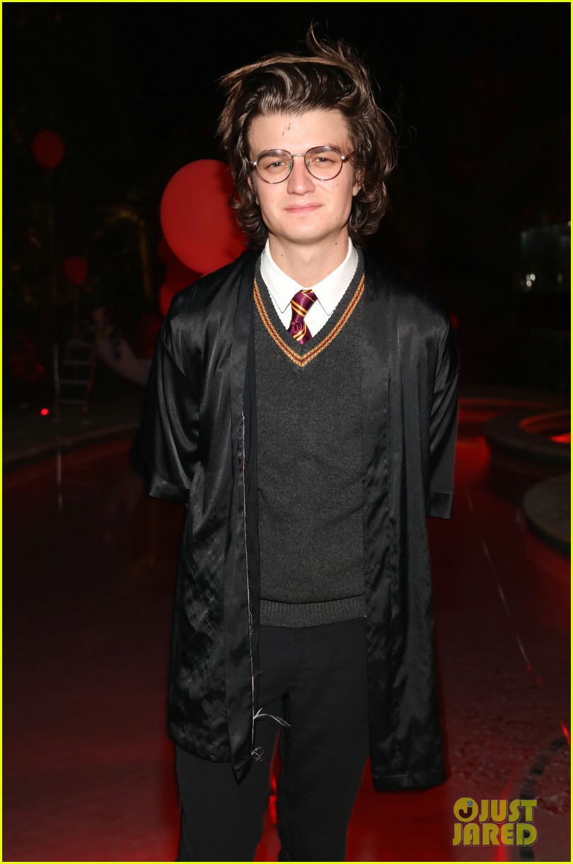 Joe Keery - Harry Potter Halloween Costume