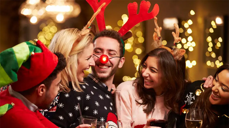 Six Tips for Throwing a Great Christmas Party