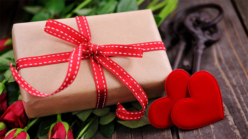 Adorable Valentine's Day Gifts For Girlfriend (2021) - BookMyPainting