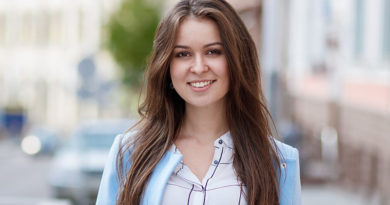 Making Yourself Approachable: 6 Fashion Tricks to Appear Cute