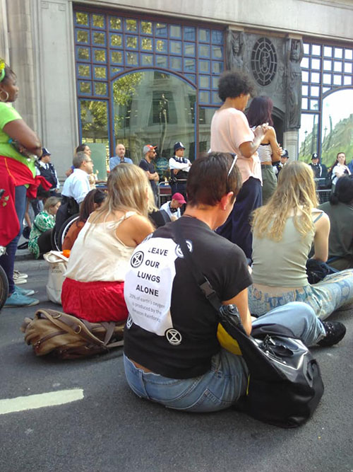 Peaceful Extinction Rebellion protests in the UK