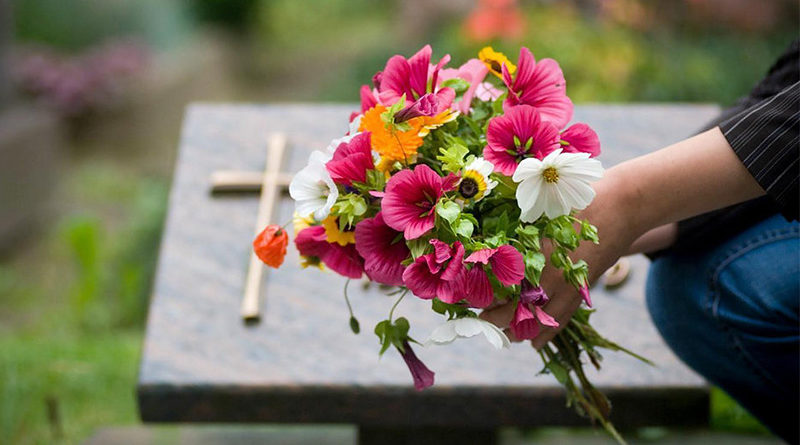 Taking On New Traditions When Planning A Funeral