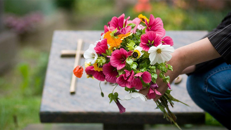 Taking On New Traditions When Planning A Funeral