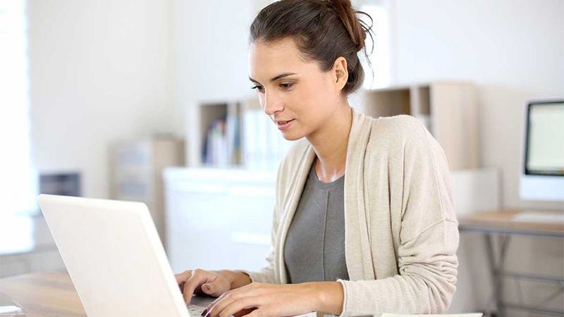 How to Start a Blog in 2025 (And Actually Make Money from It!)