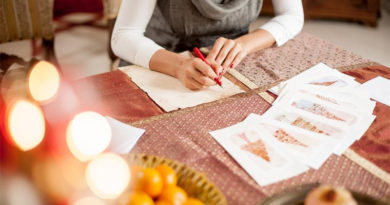 Etiquette Tips for Sending Holiday Cards