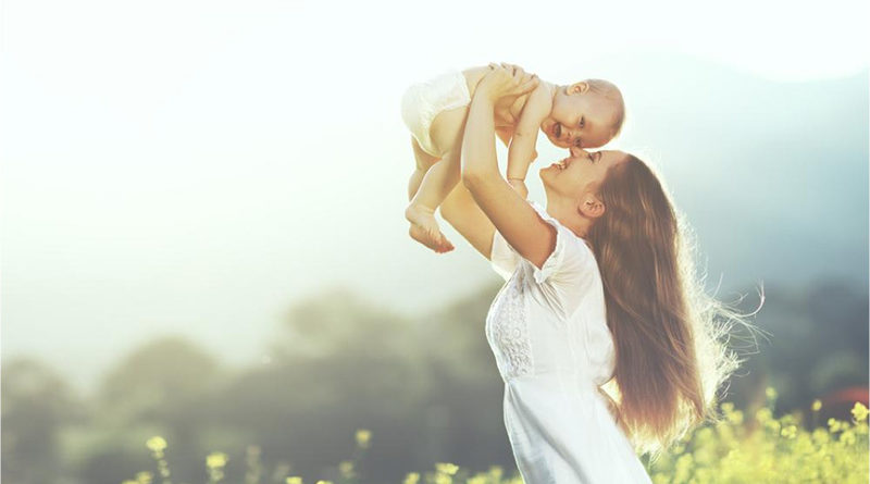 How to Stay Positive during Early Parenthood