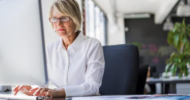 6 Ways to Generate Extra Money as a Senior