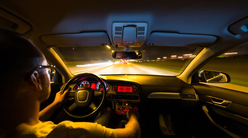 7 Ways to Drive Safely After Dark
