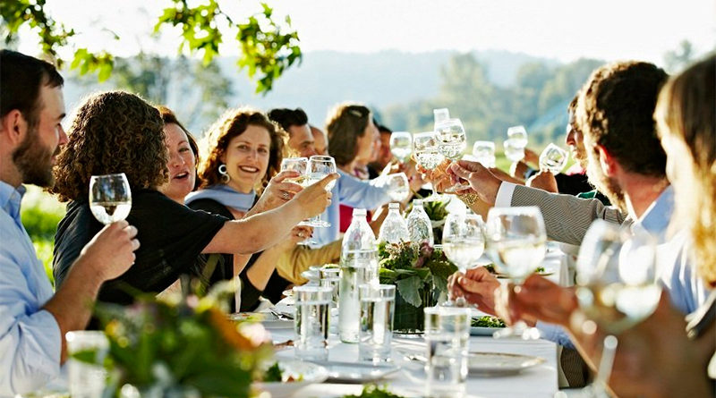 Hosting a Family Get-Together on a Budget