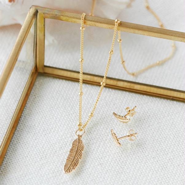 Jewelry for Aquarius sign