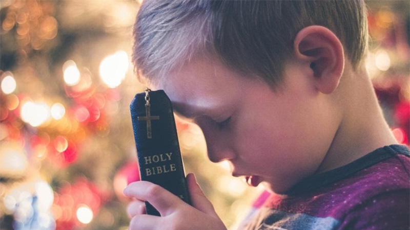How Parents Can Instill Faith in their Children