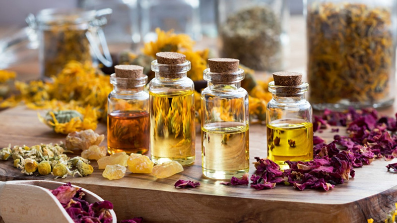 4 Essential Oils That Can Reduce Hypertension in Women