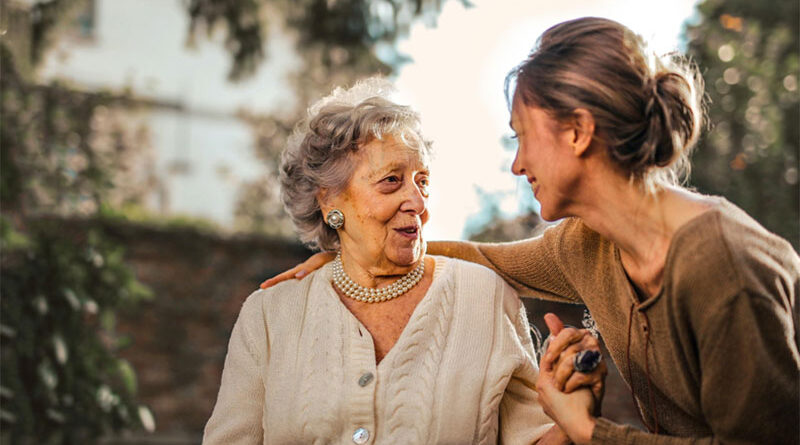 4 Caregiving Tips for Keeping Aging Parents at Home