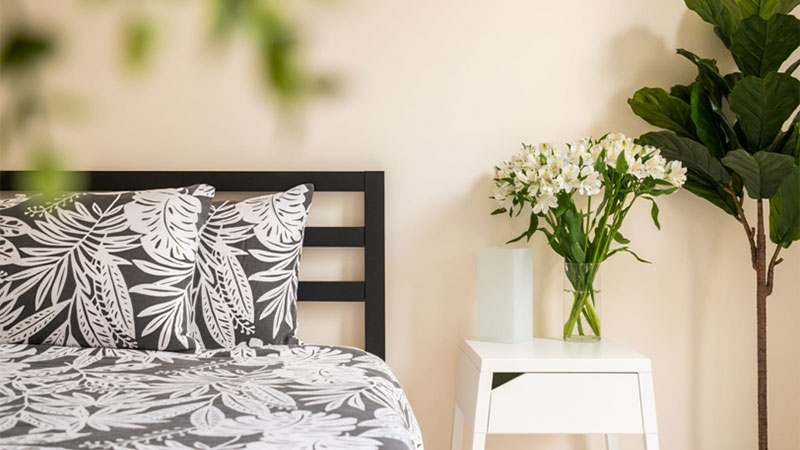 5 Affordable Ways to Upgrade Your Guest Bedroom 