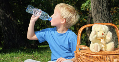 9 Ways To Keep Your Family Hydrated This Summer