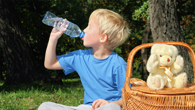 9 Ways To Keep Your Family Hydrated This Summer