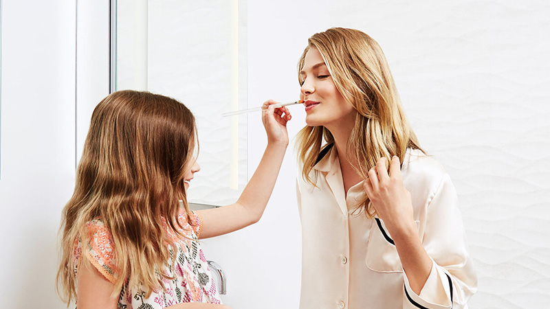 2021 Beauty Trends That Are Designed For Busy Moms