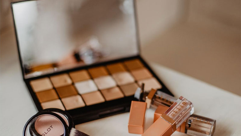 4 Ways to Save Money on Makeup