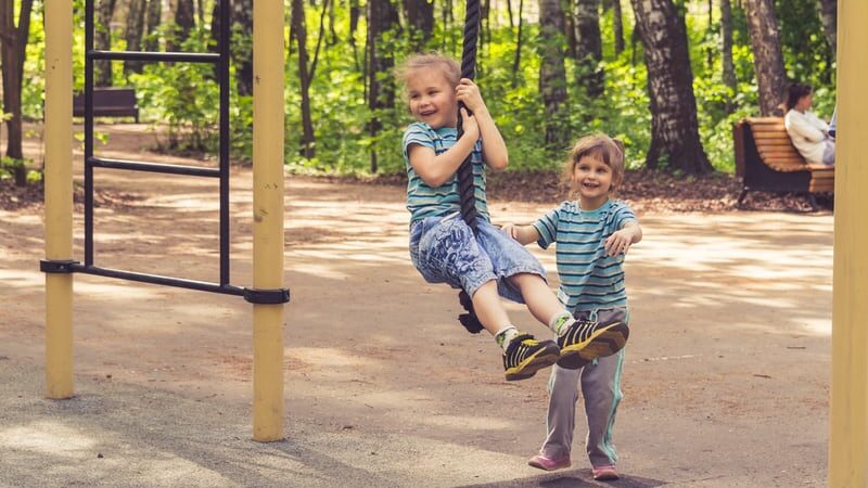 4 Tips For Arranging A Playground In The Summer House