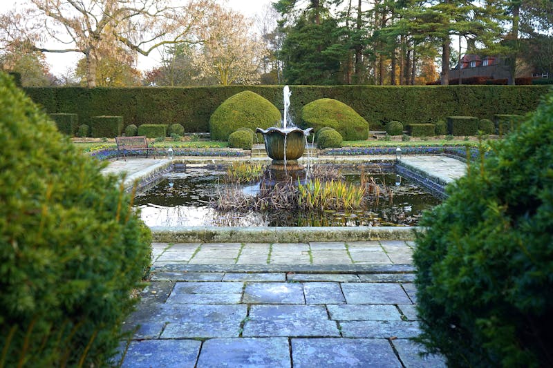 Smart Ways to Incorporate a Fountain in Your Front Yard