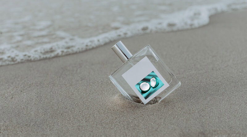 Sunny Allure: The Role of Coconut in Summer and Beach-Themed Perfumes