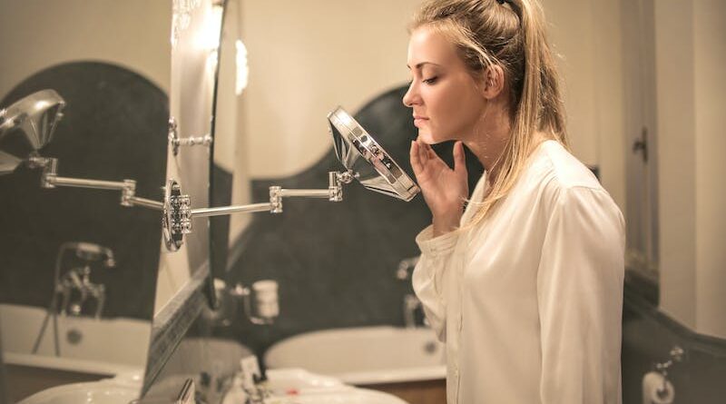 Pimple Patches 101: Everything You Need to Know About Acne Stickers
