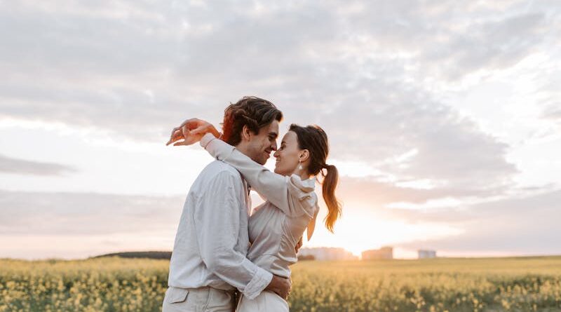 Silhouette of a man and woman embracing at sunset, symbolizing emotional intimacy and reconnection in relationships